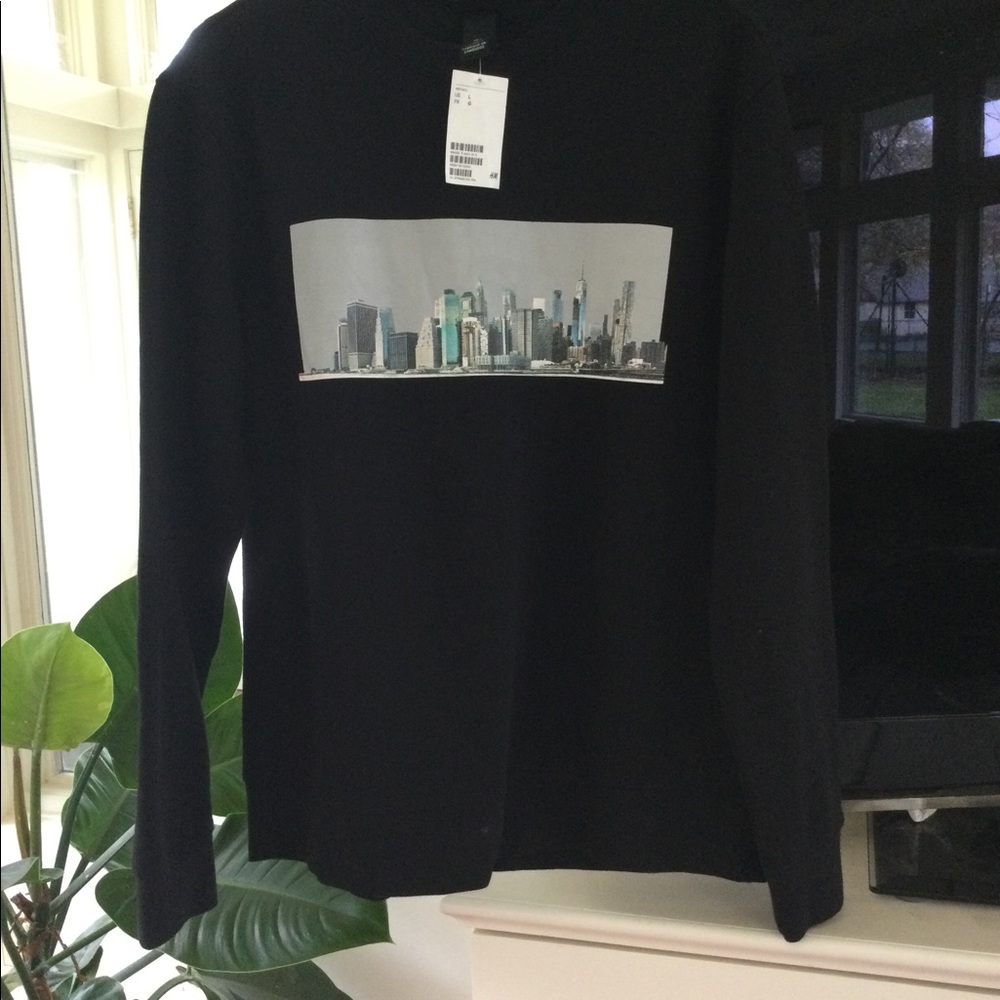 H&M Sweater - Picture 5 of 5